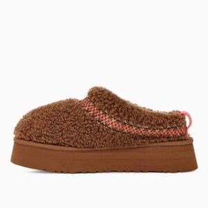 UGG Women's Tazz Heritage Braid in Hardwood